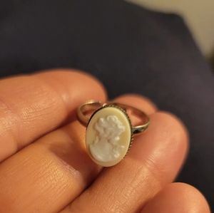 Vintage Cameo Ring